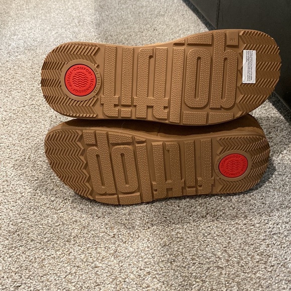 Fitflop Mukluk boots. Size 8 women. - Picture 6 of 7